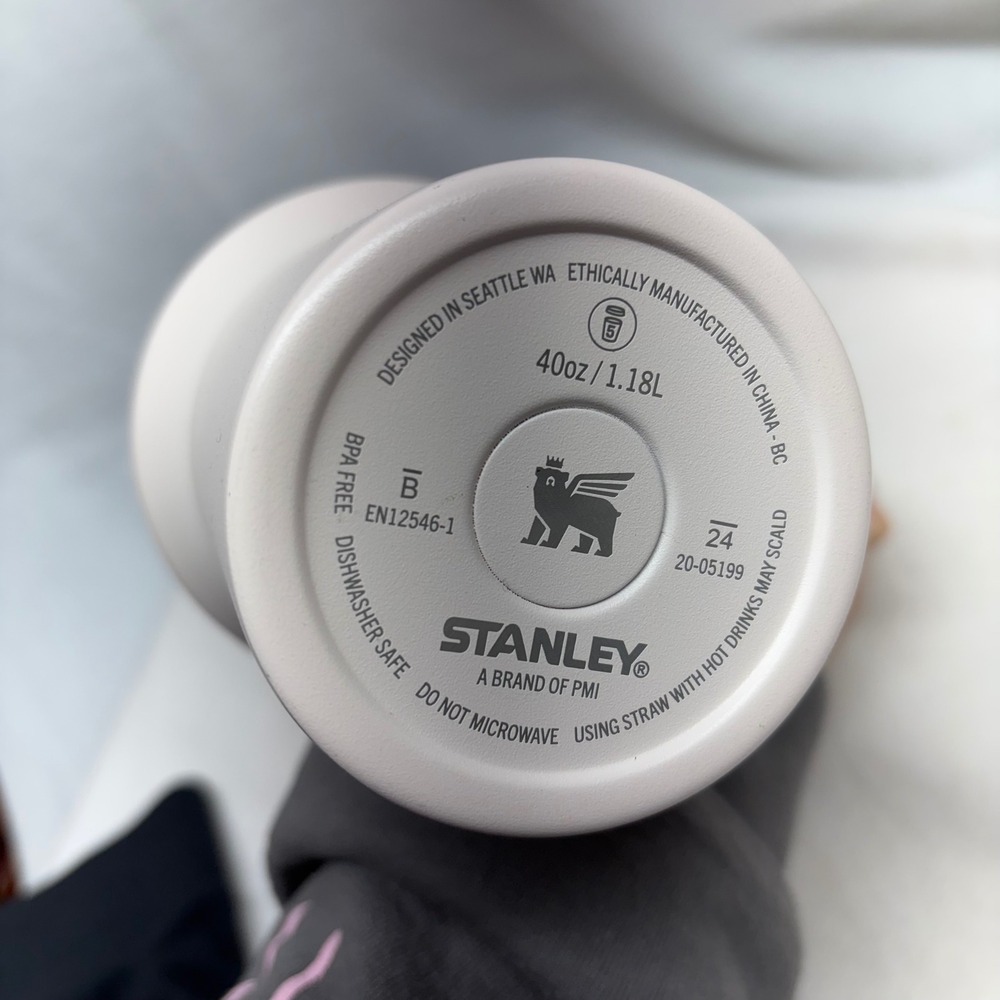 Stanley Quencher H2.0 FlowState Tumbler 40 oz Light Pink Insulated Handle Lid - Picture 5 of 7